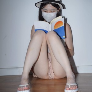 清秀女孩的反差面